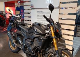 YAMAHA FZ8 SP-R